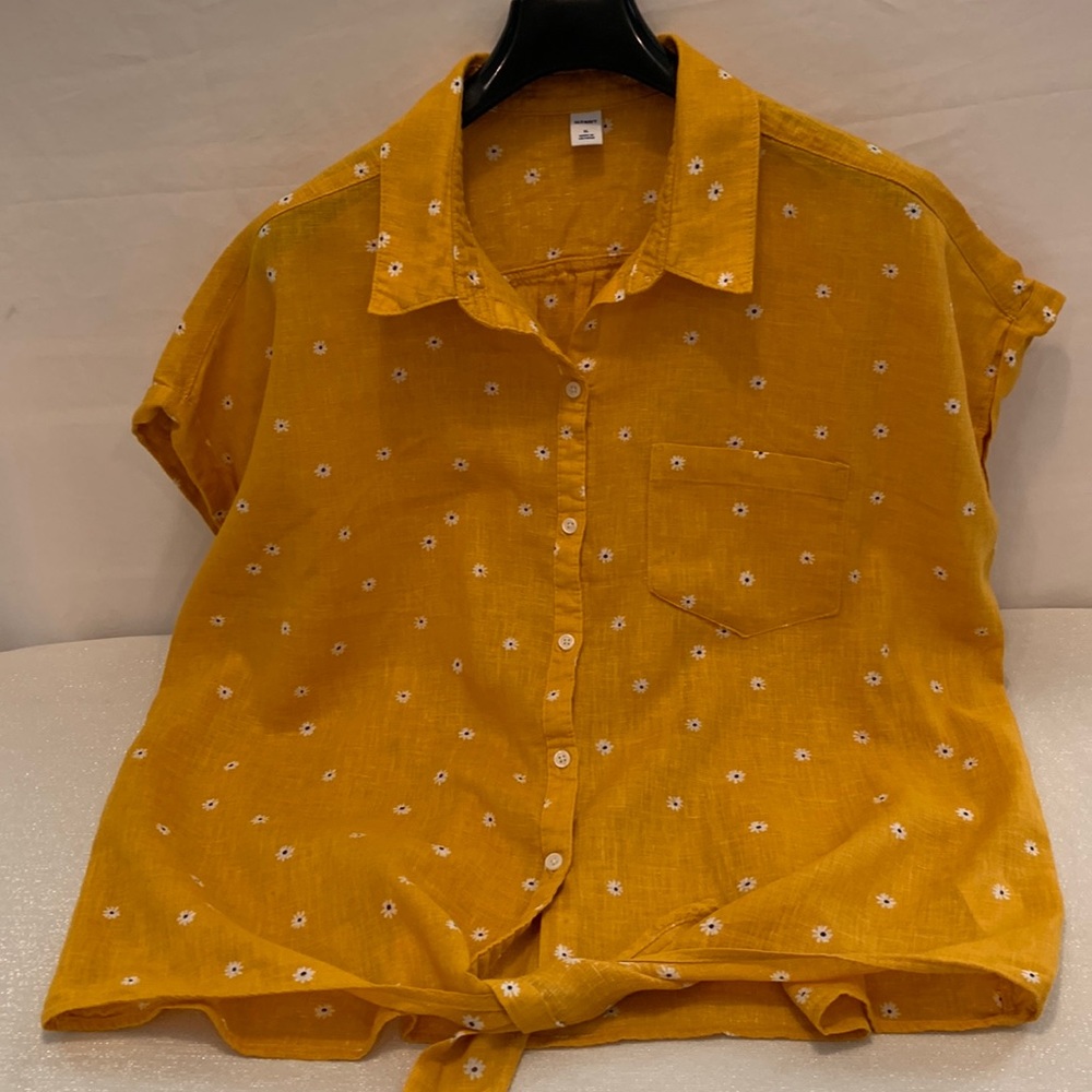 New Old Navy Golden Yellow Flowered Blouse Size XL